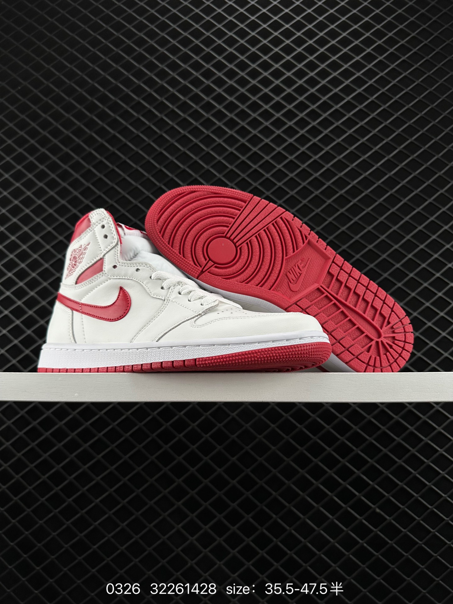 （NIKE）AIR JORDAN 1 MID